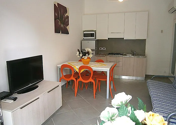 Quadrangolo Nyaraló *